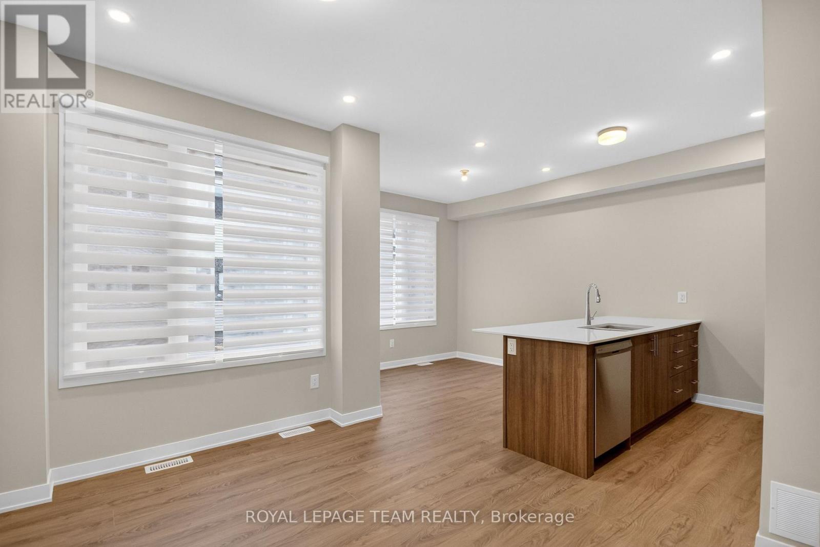 












297 LES EMMERSON DRIVE

,
Ottawa,




Ontario
K2J7L6

