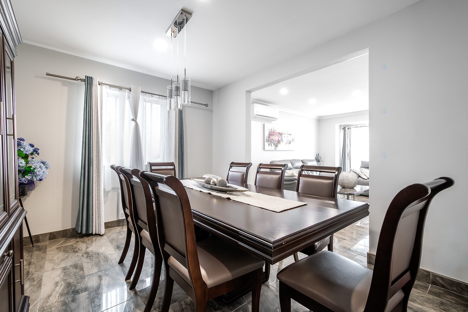 









7731


Boul. Perras

,
Montréal (Rivière-des-Prairies/Pointe-aux-Trembles),




QC
H1E4E9

