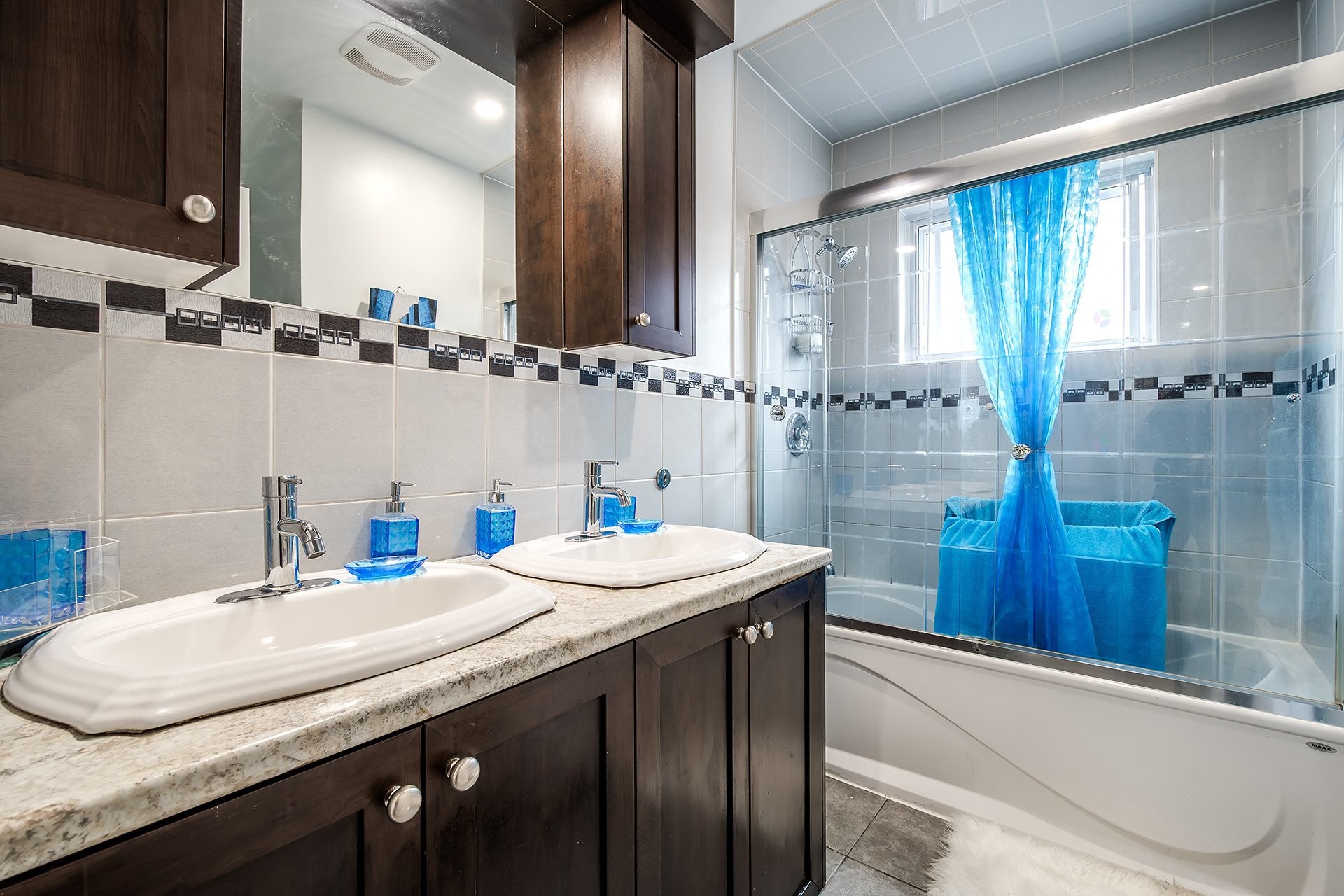 









7731


Boul. Perras

,
Montréal (Rivière-des-Prairies/Pointe-aux-Trembles),




QC
H1E4E9

