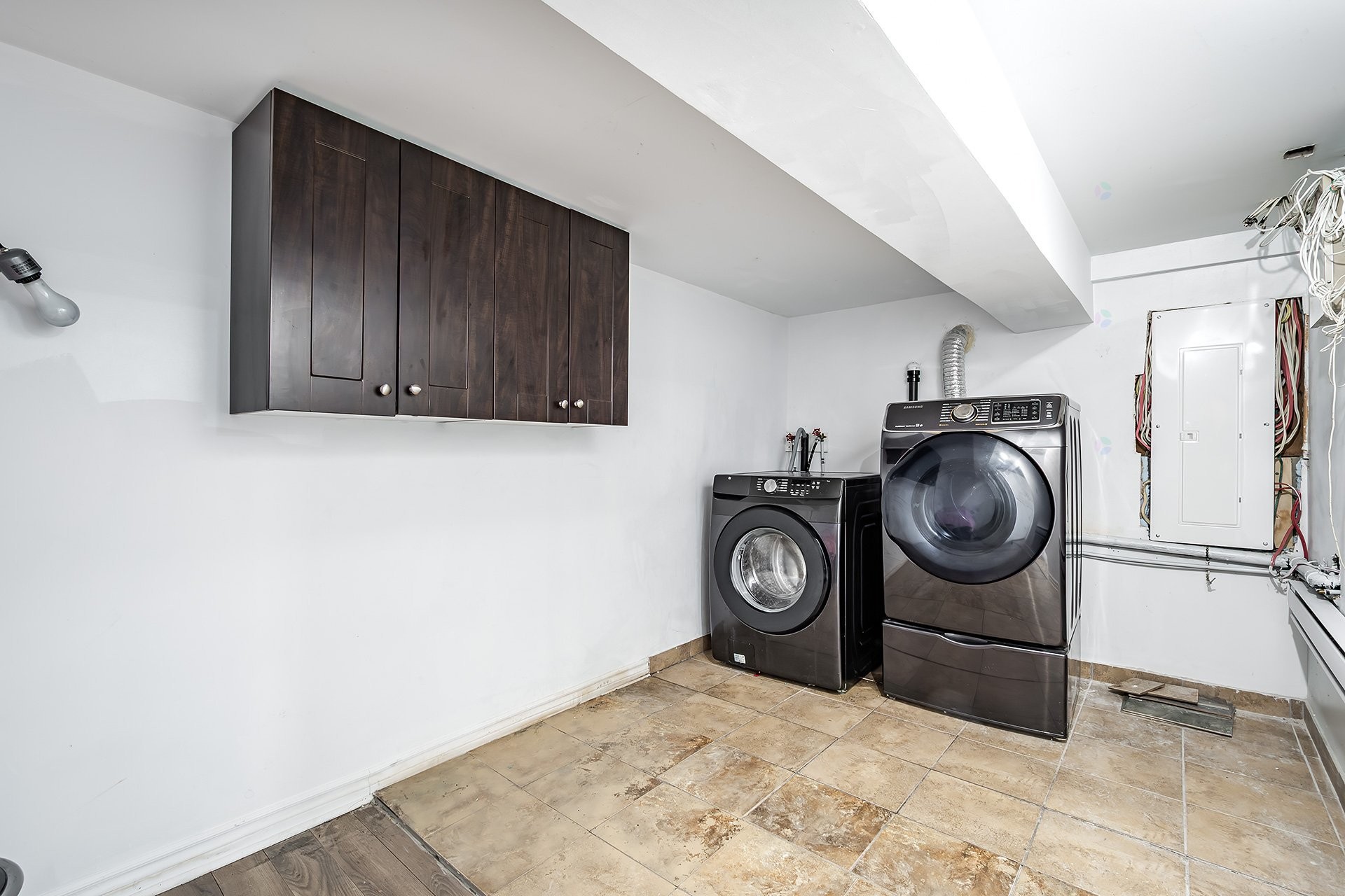 









7731


Boul. Perras

,
Montréal (Rivière-des-Prairies/Pointe-aux-Trembles),




QC
H1E4E9


