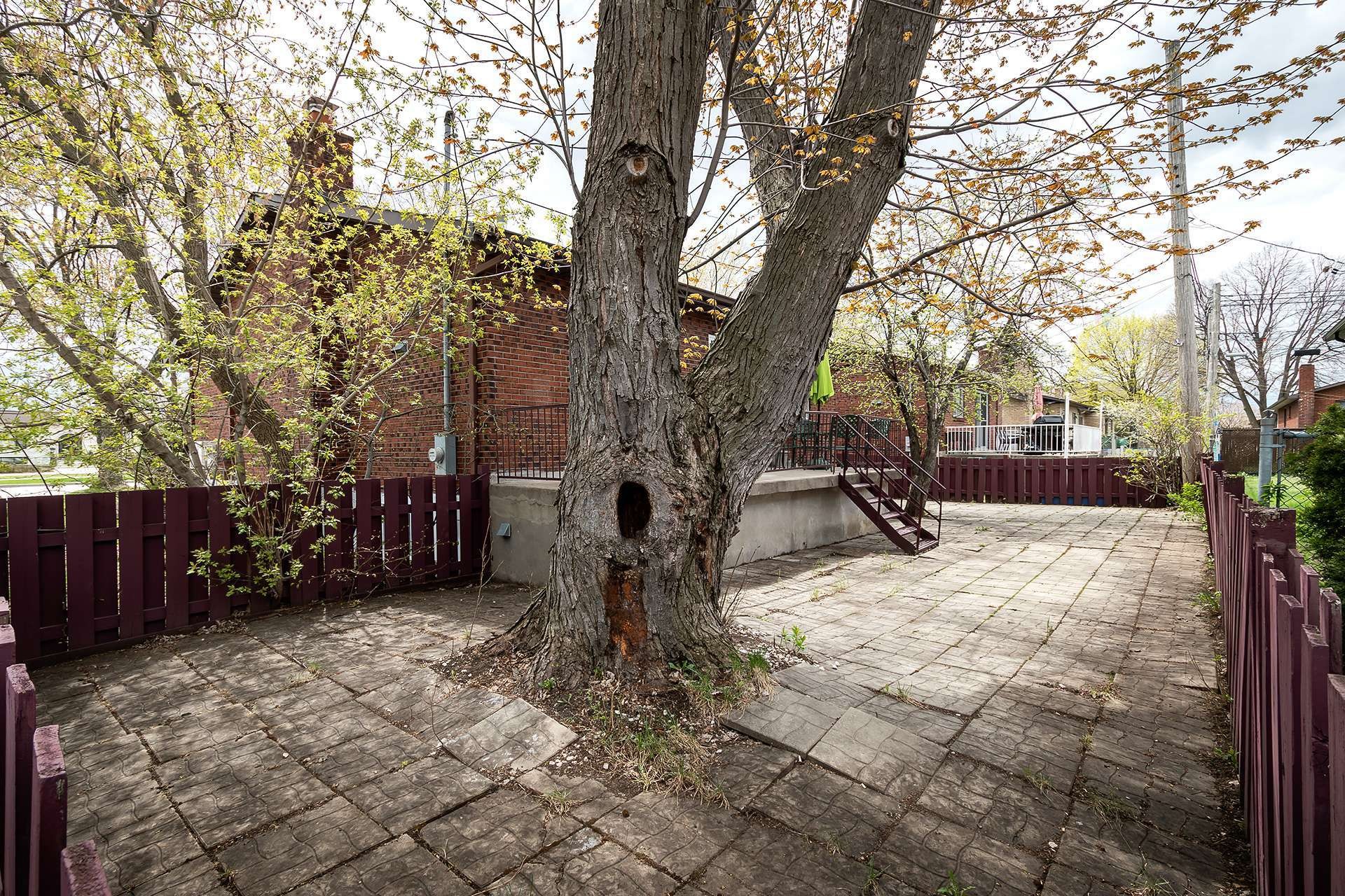









7731


Boul. Perras

,
Montréal (Rivière-des-Prairies/Pointe-aux-Trembles),




QC
H1E4E9

