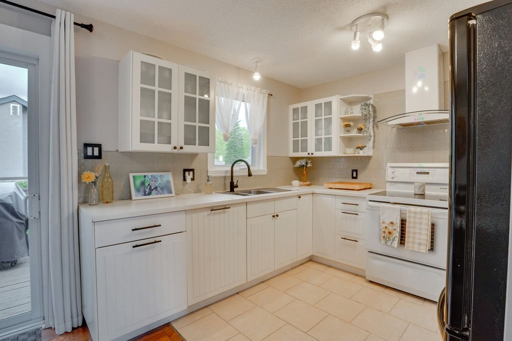 









105


Av. des Bosquets

,
Gatineau (Aylmer),




QC
J9J2E5

