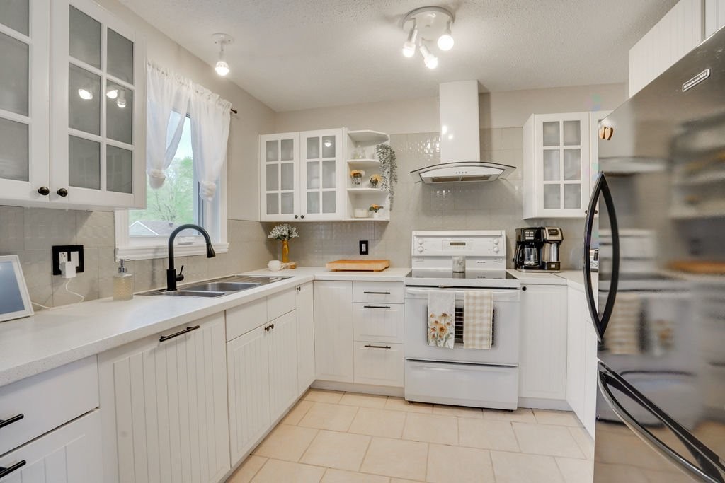 









105


Av. des Bosquets

,
Gatineau (Aylmer),




QC
J9J2E5

