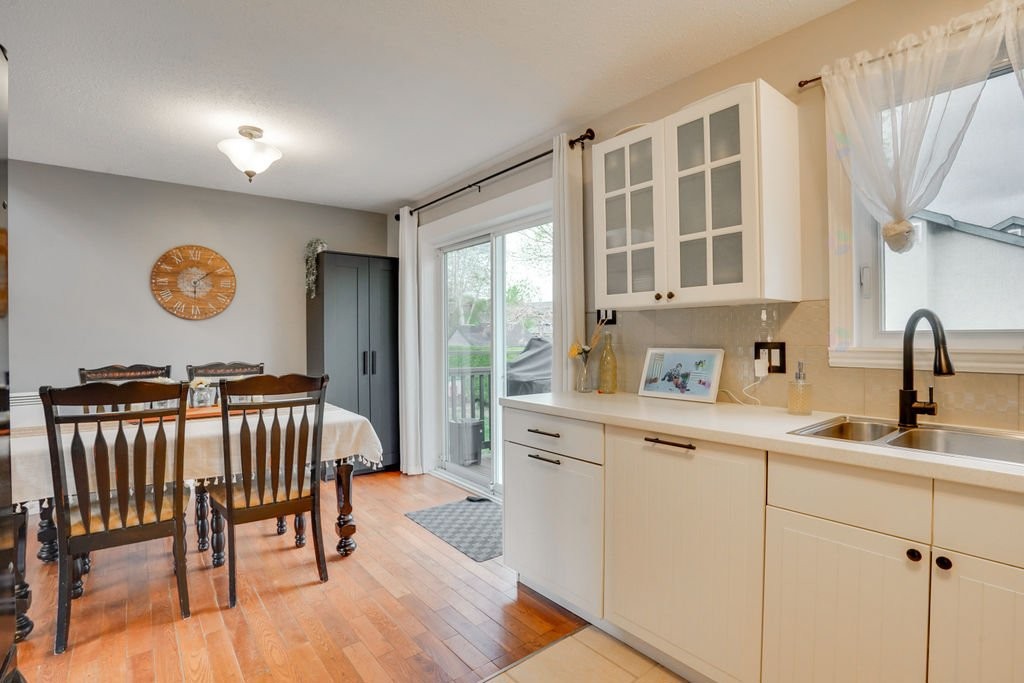 









105


Av. des Bosquets

,
Gatineau (Aylmer),




QC
J9J2E5

