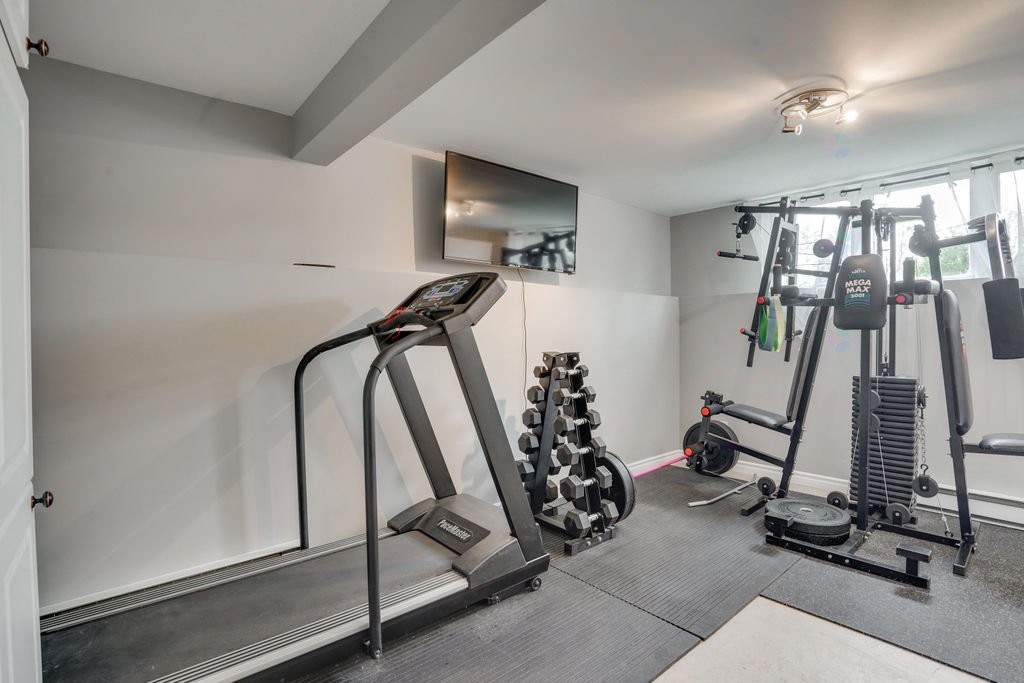 









105


Av. des Bosquets

,
Gatineau (Aylmer),




QC
J9J2E5

