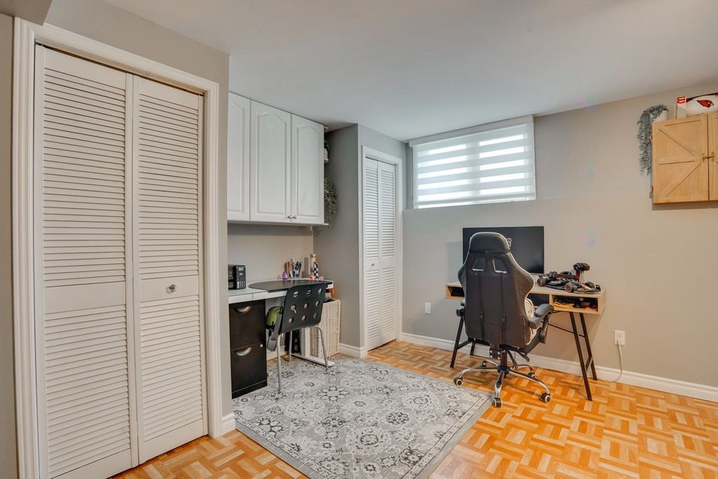 









105


Av. des Bosquets

,
Gatineau (Aylmer),




QC
J9J2E5

