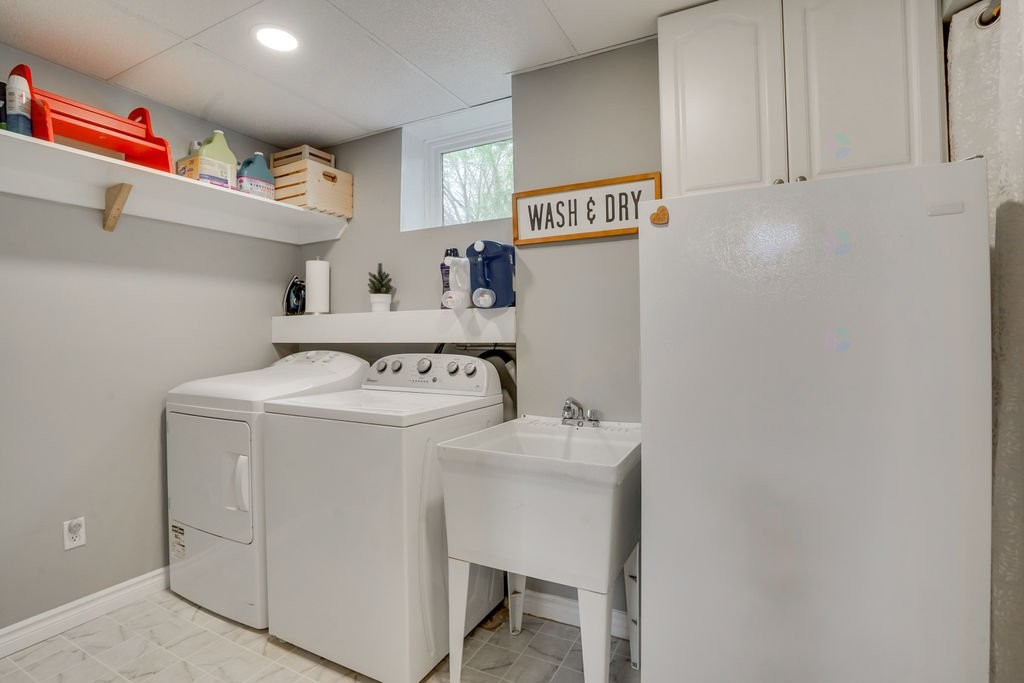 









105


Av. des Bosquets

,
Gatineau (Aylmer),




QC
J9J2E5

