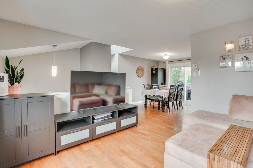 









105


Av. des Bosquets

,
Gatineau (Aylmer),




QC
J9J2E5

