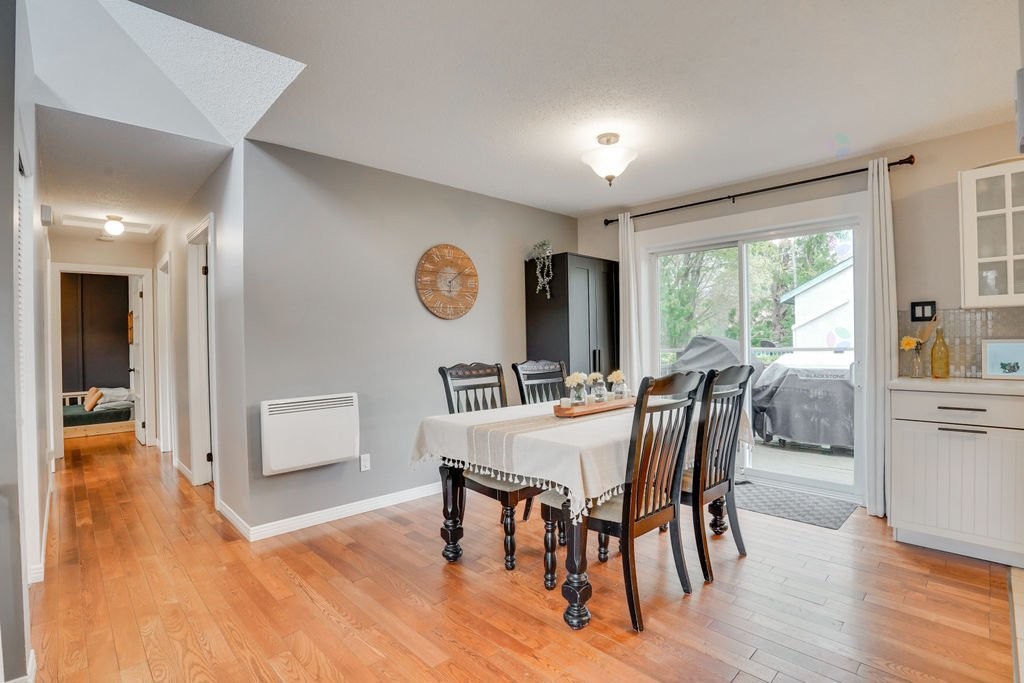 









105


Av. des Bosquets

,
Gatineau (Aylmer),




QC
J9J2E5

