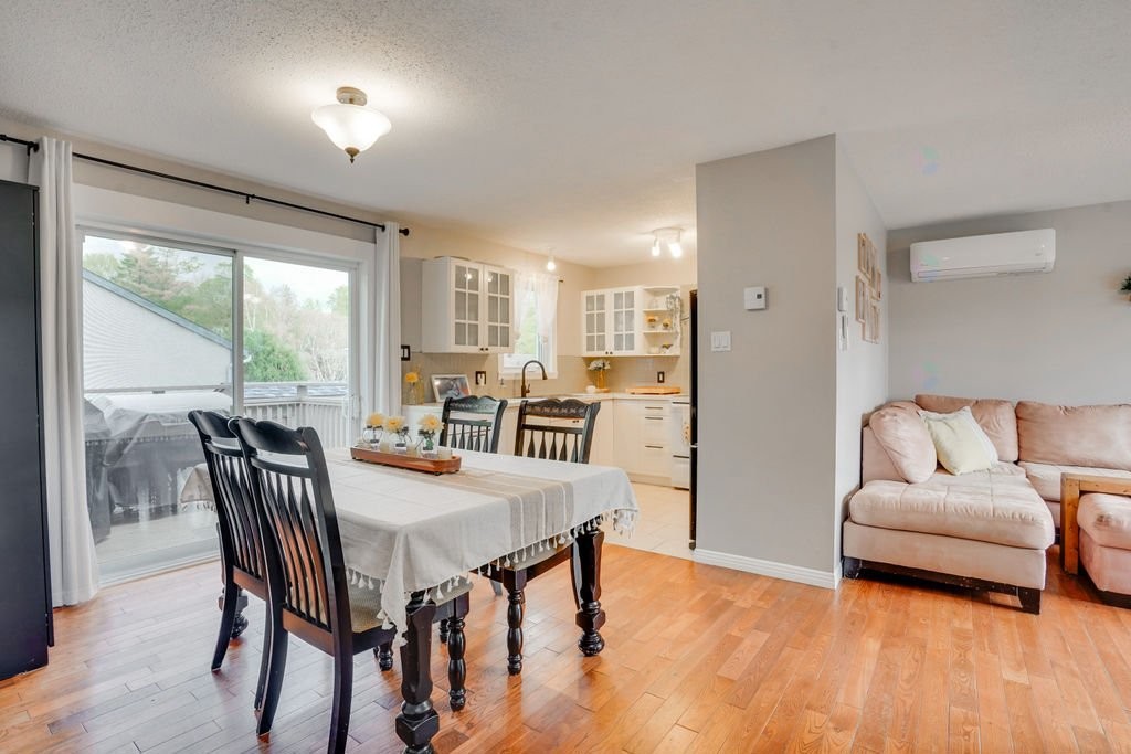 









105


Av. des Bosquets

,
Gatineau (Aylmer),




QC
J9J2E5

