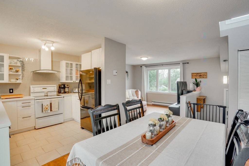









105


Av. des Bosquets

,
Gatineau (Aylmer),




QC
J9J2E5

