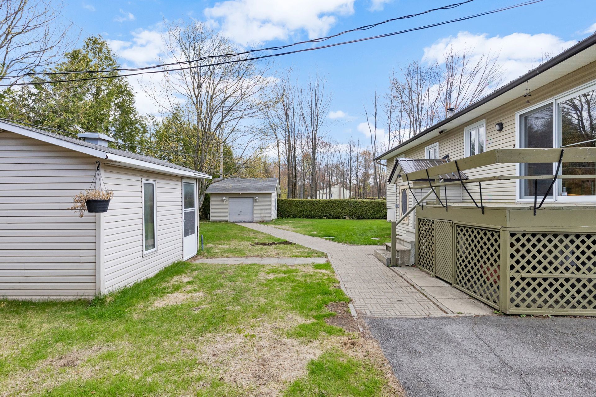 









350


Rue Rudolph

,
Blainville,




QC
J7E4H5

