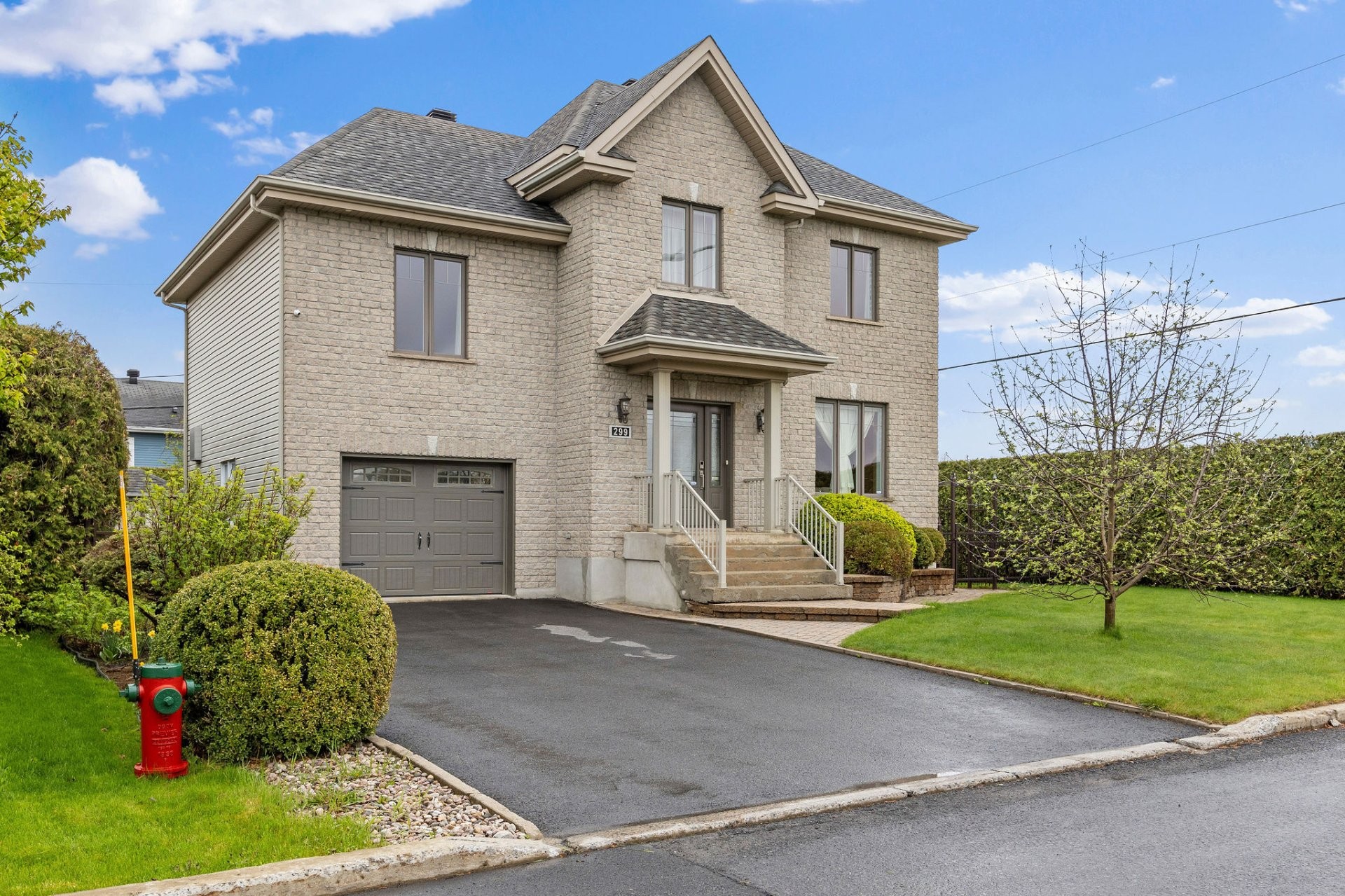 









299


Rue Foucher

,
Saint-Jean-sur-Richelieu,




QC
J3B8V3

