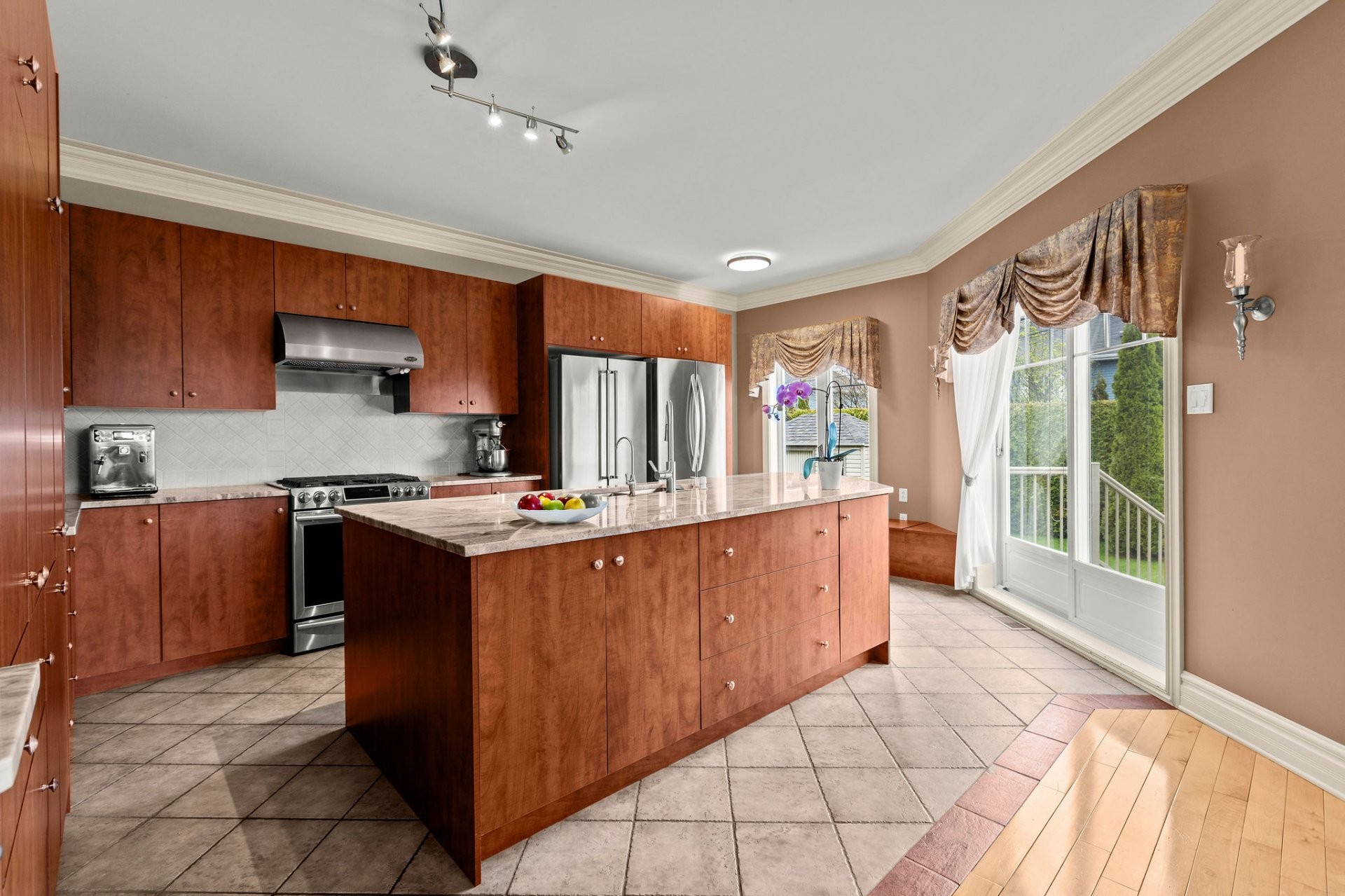 









299


Rue Foucher

,
Saint-Jean-sur-Richelieu,




QC
J3B8V3


