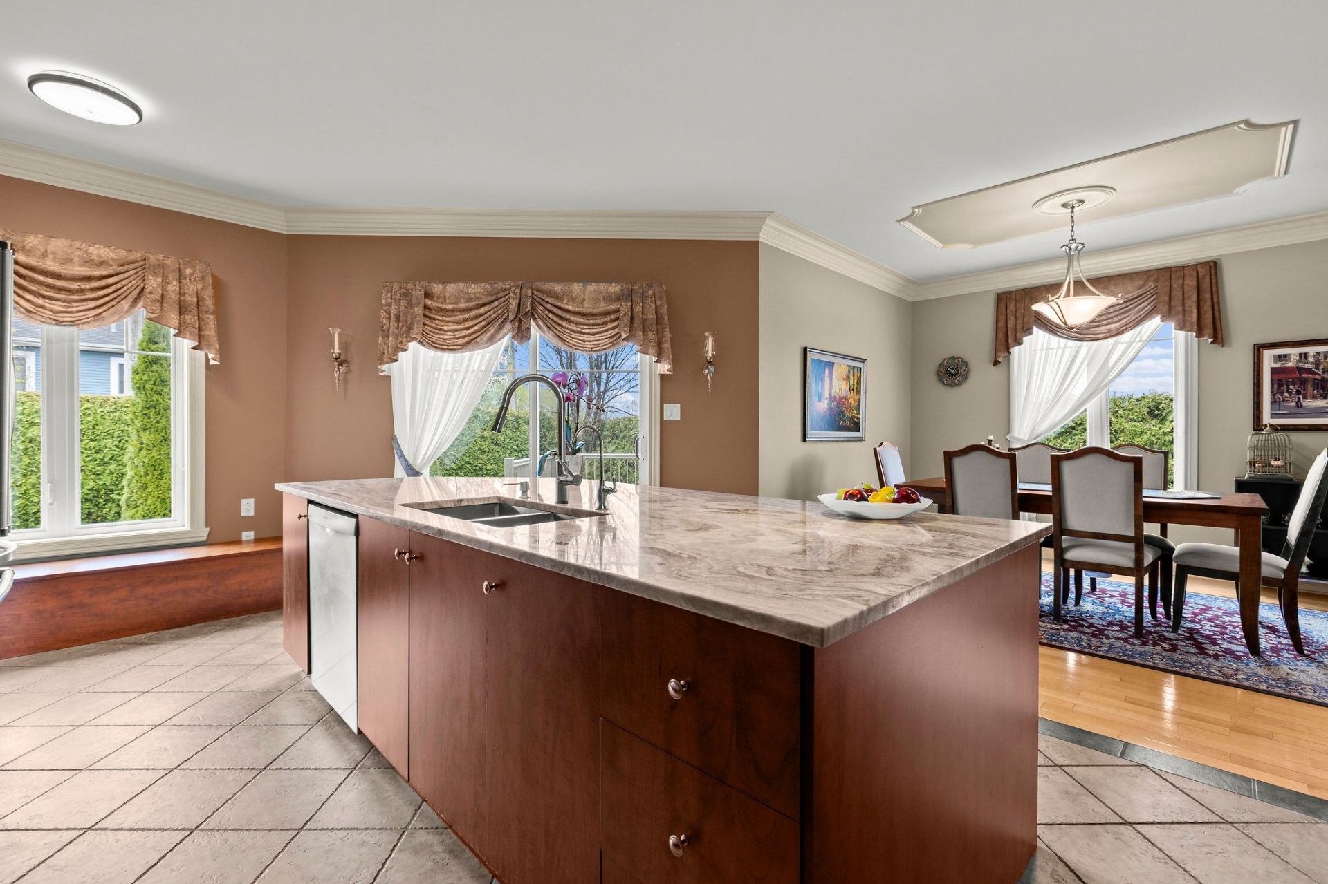 









299


Rue Foucher

,
Saint-Jean-sur-Richelieu,




QC
J3B8V3

