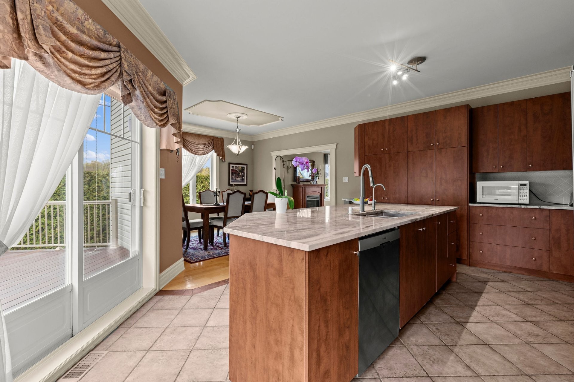









299


Rue Foucher

,
Saint-Jean-sur-Richelieu,




QC
J3B8V3

