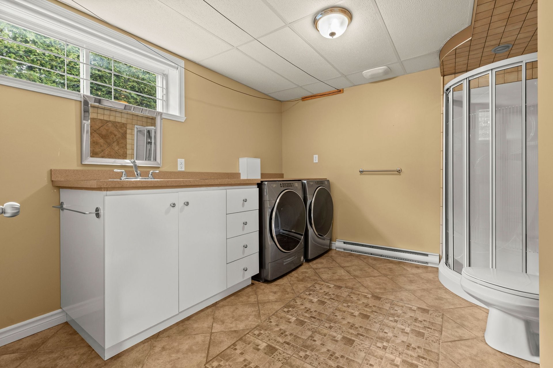 









299


Rue Foucher

,
Saint-Jean-sur-Richelieu,




QC
J3B8V3

