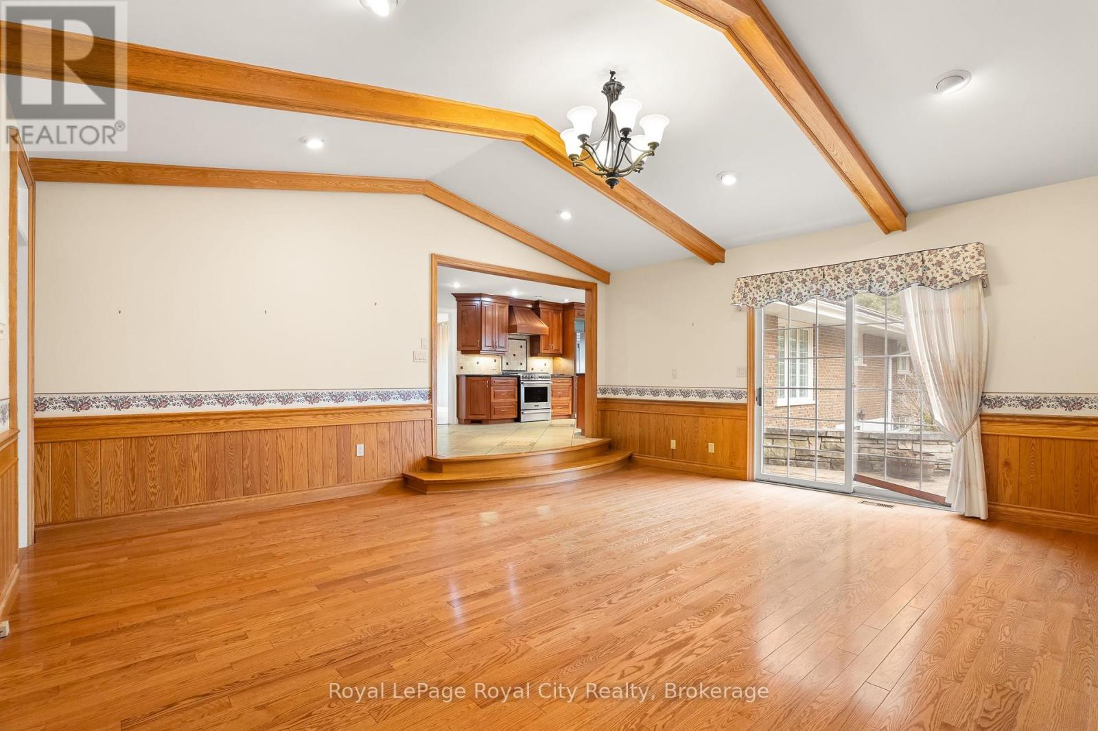 












4646 SIDEROAD 20 N

,
Puslinch,







Ontario
N1H6J3

