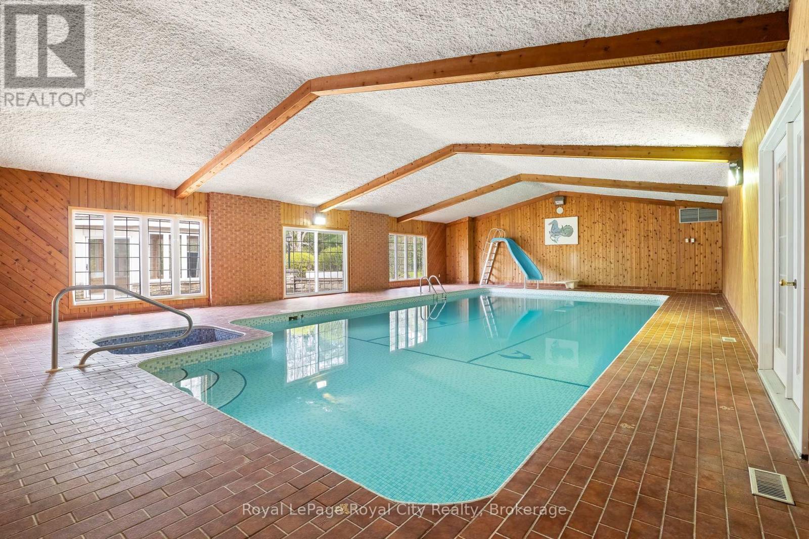












4646 SIDEROAD 20 N

,
Puslinch,







Ontario
N1H6J3

