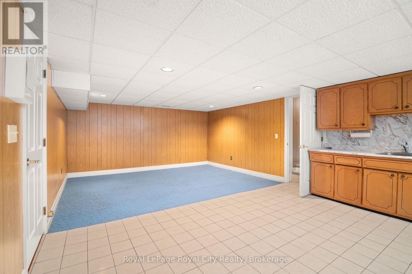 












4646 SIDEROAD 20 N

,
Puslinch,







Ontario
N1H6J3

