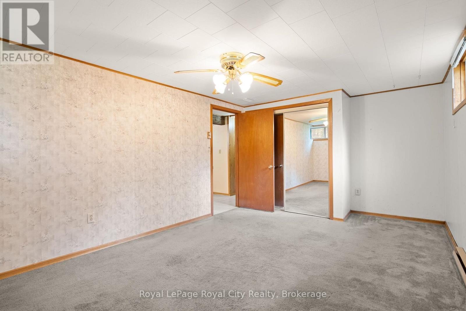 












4646 SIDEROAD 20 N

,
Puslinch,







Ontario
N1H6J3

