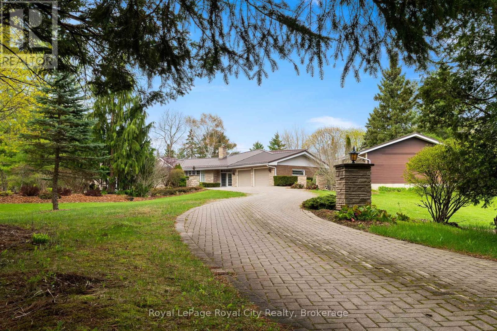 












4646 SIDEROAD 20 N

,
Puslinch,







Ontario
N1H6J3

