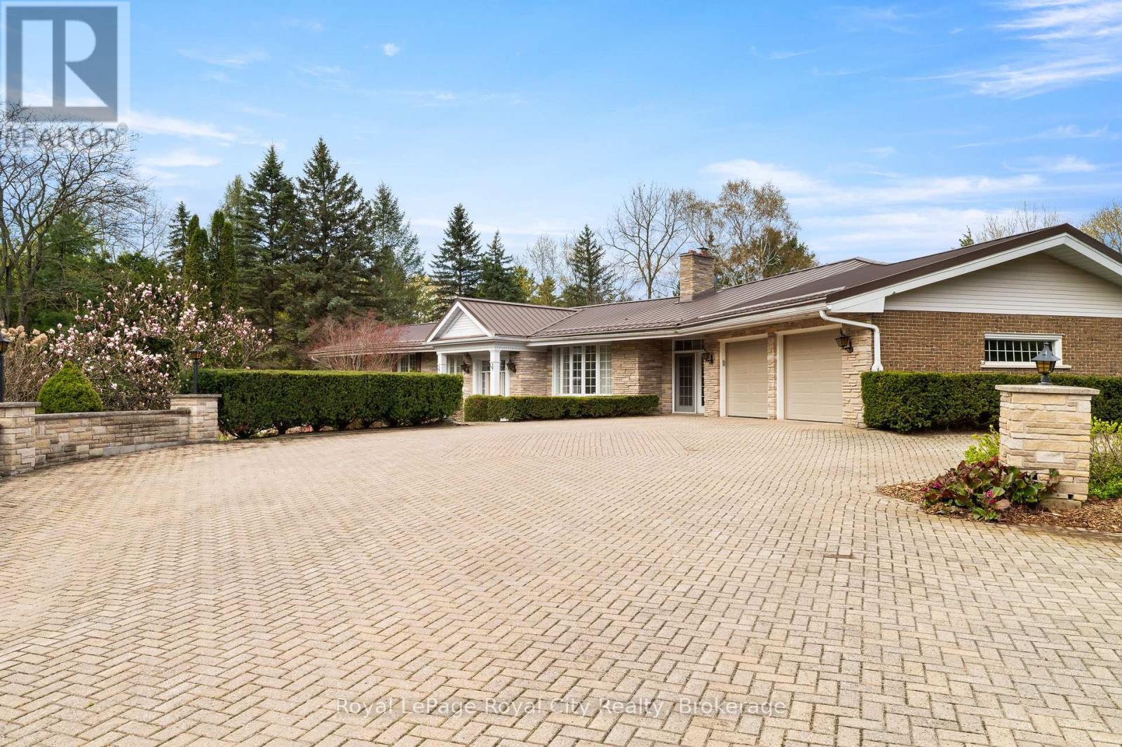 












4646 SIDEROAD 20 N

,
Puslinch,







Ontario
N1H6J3

