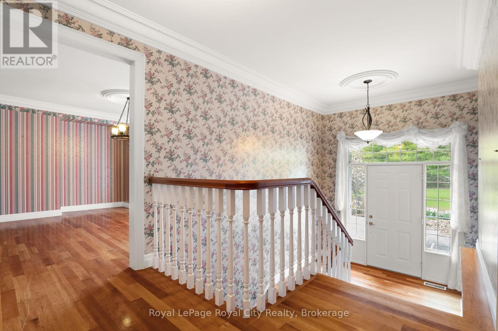 












4646 SIDEROAD 20 N

,
Puslinch,







Ontario
N1H6J3

