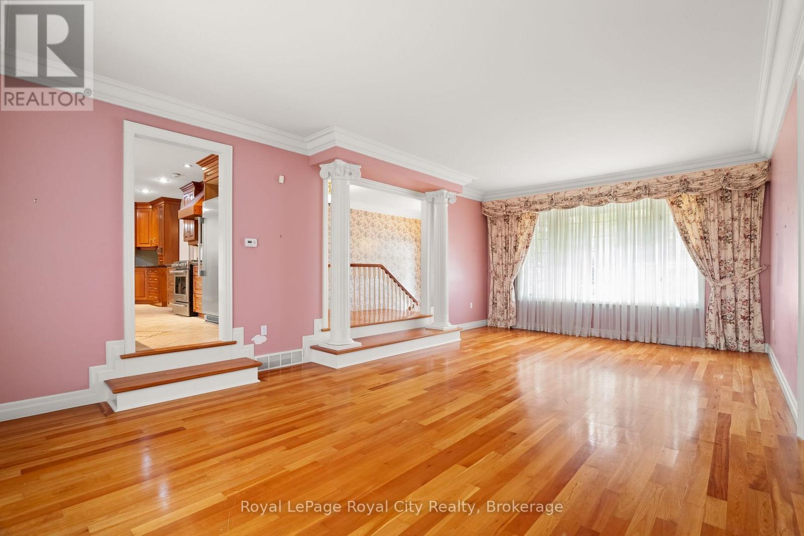 












4646 SIDEROAD 20 N

,
Puslinch,







Ontario
N1H6J3

