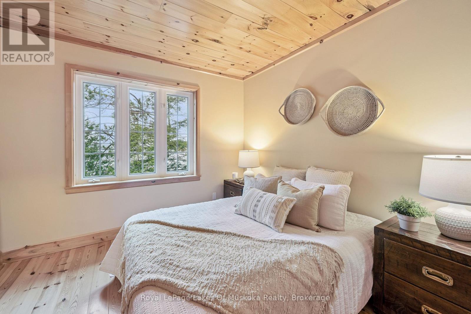 












4291 KAWAGAMA LAKE ROAD

,
Algonquin Highlands (Sherborne),




Ontario
P0A1E0

