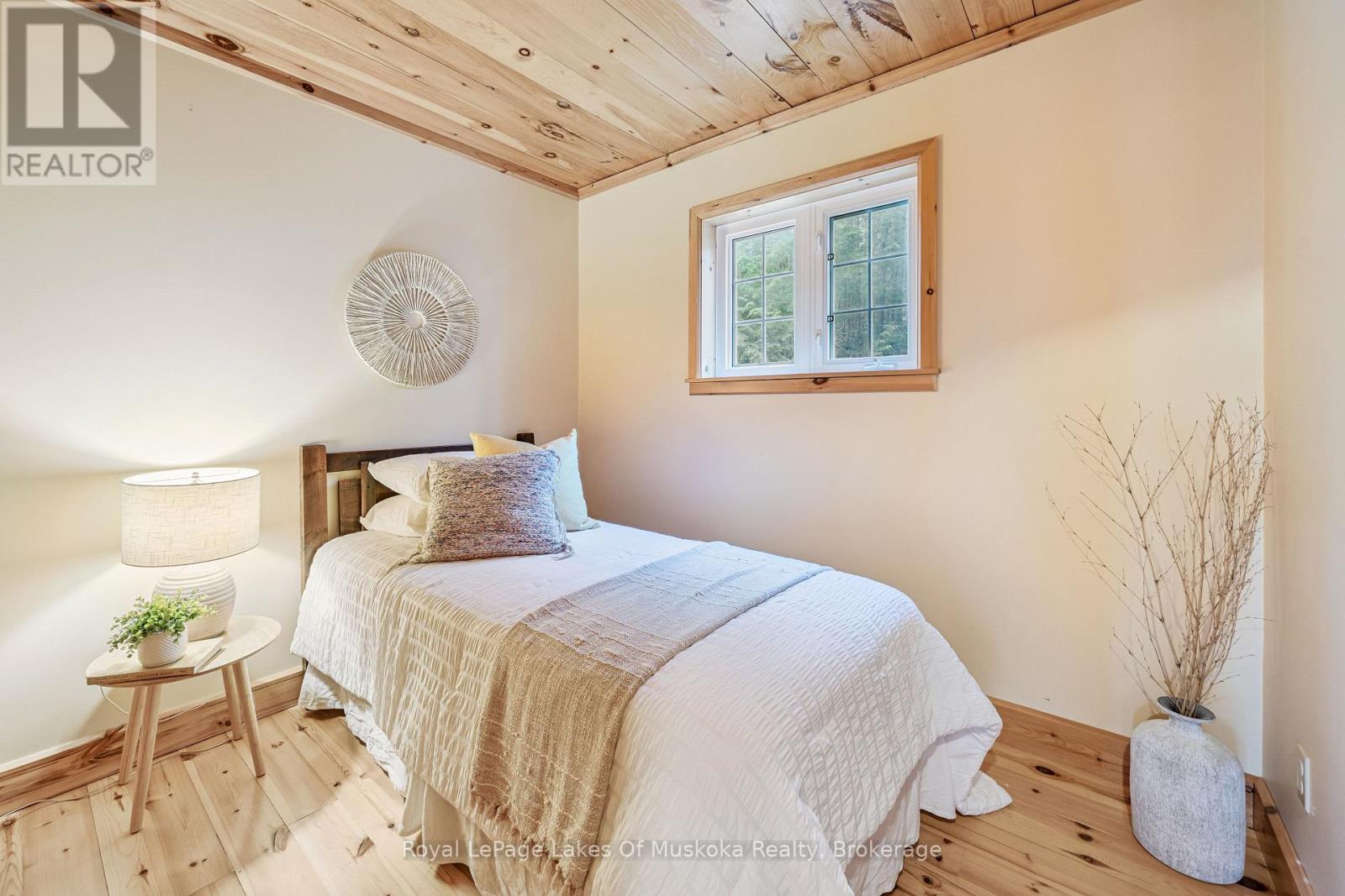 












4291 KAWAGAMA LAKE ROAD

,
Algonquin Highlands (Sherborne),




Ontario
P0A1E0

