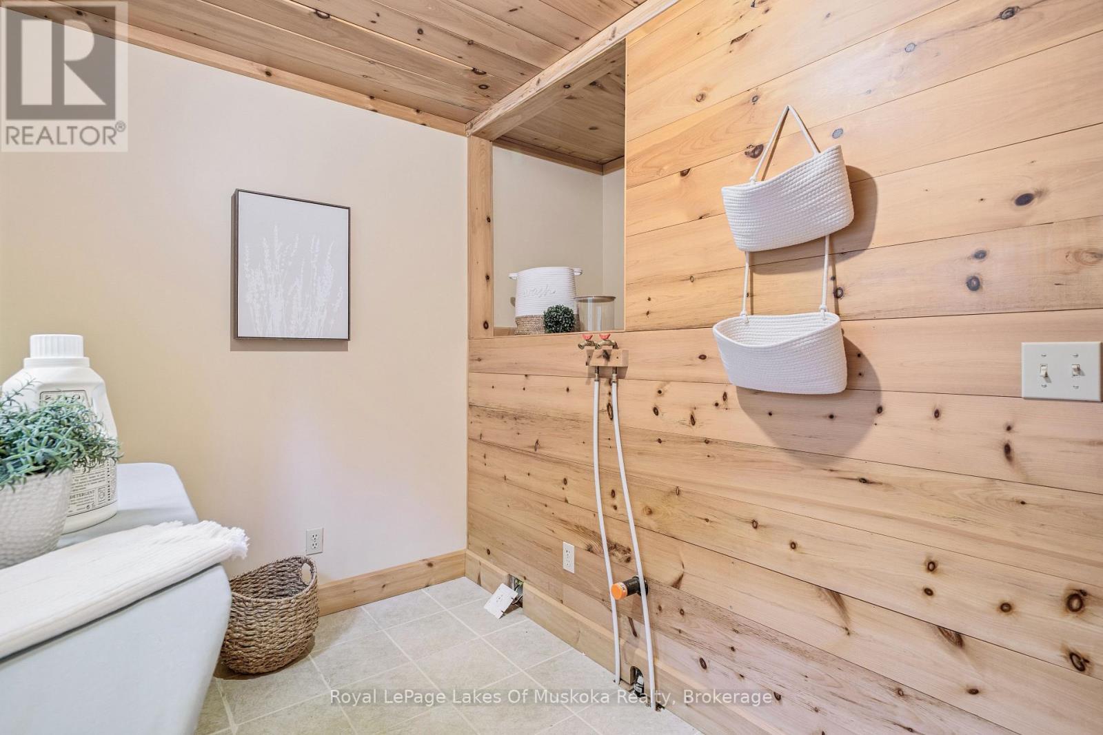 












4291 KAWAGAMA LAKE ROAD

,
Algonquin Highlands (Sherborne),




Ontario
P0A1E0

