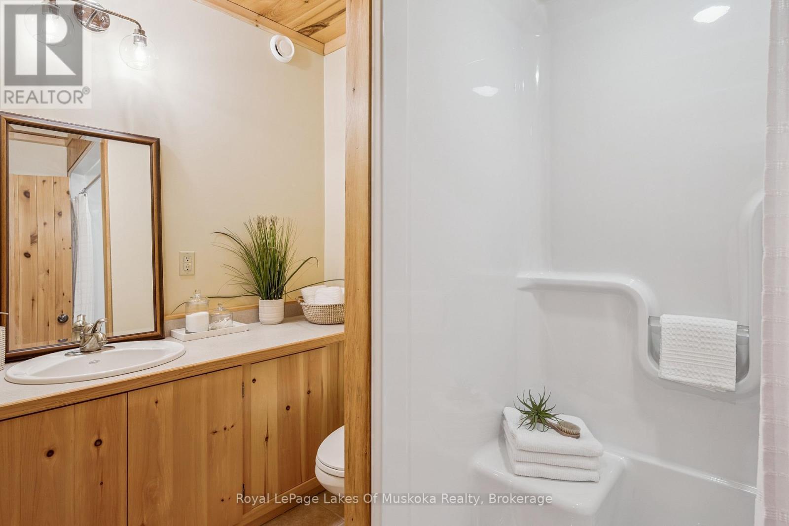 












4291 KAWAGAMA LAKE ROAD

,
Algonquin Highlands (Sherborne),




Ontario
P0A1E0

