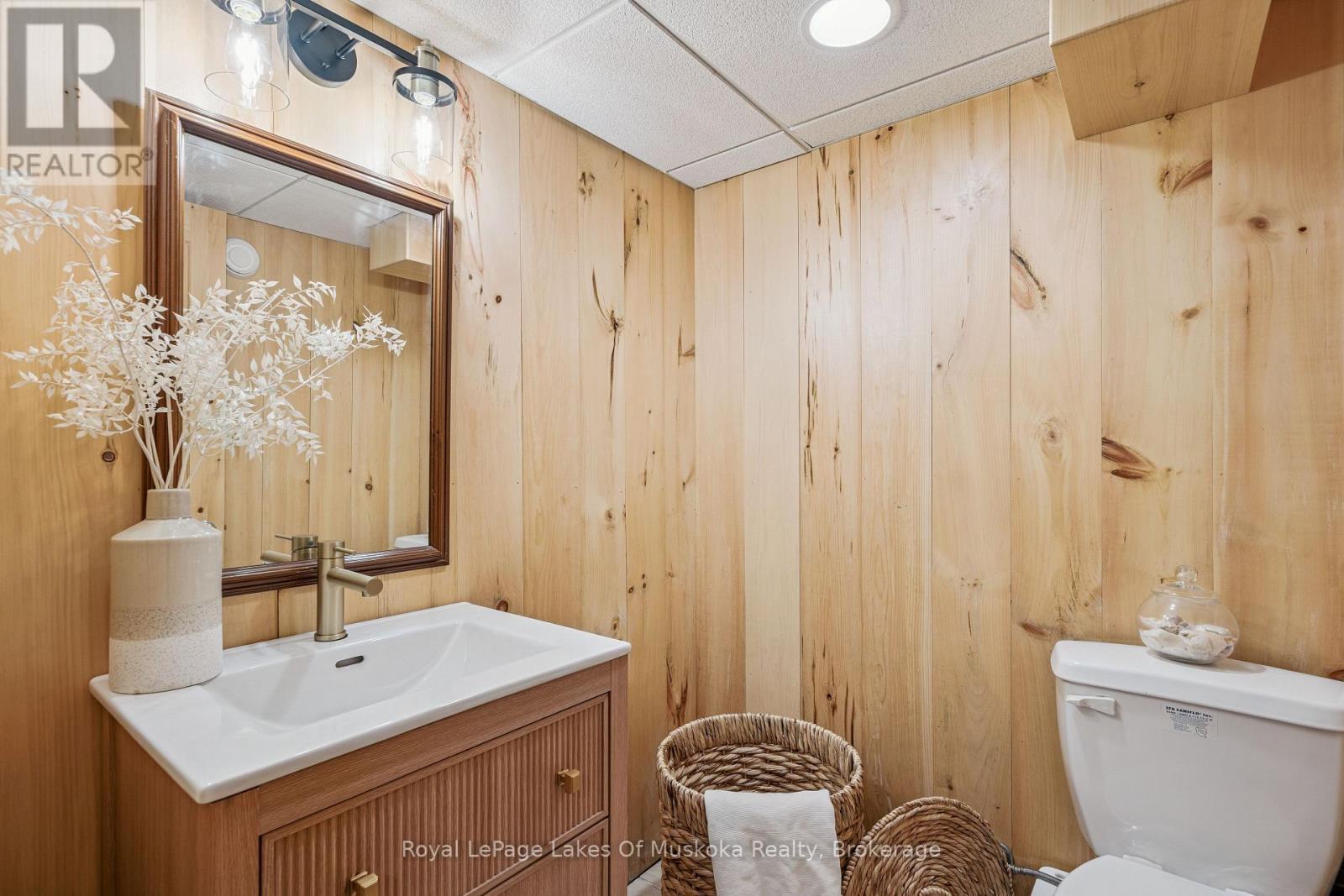 












4291 KAWAGAMA LAKE ROAD

,
Algonquin Highlands (Sherborne),




Ontario
P0A1E0

