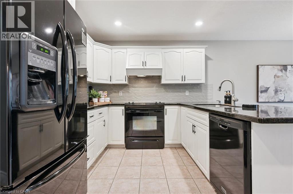 












17 CARROLL Crescent

,
Guelph,




Ontario
N1G5B7

