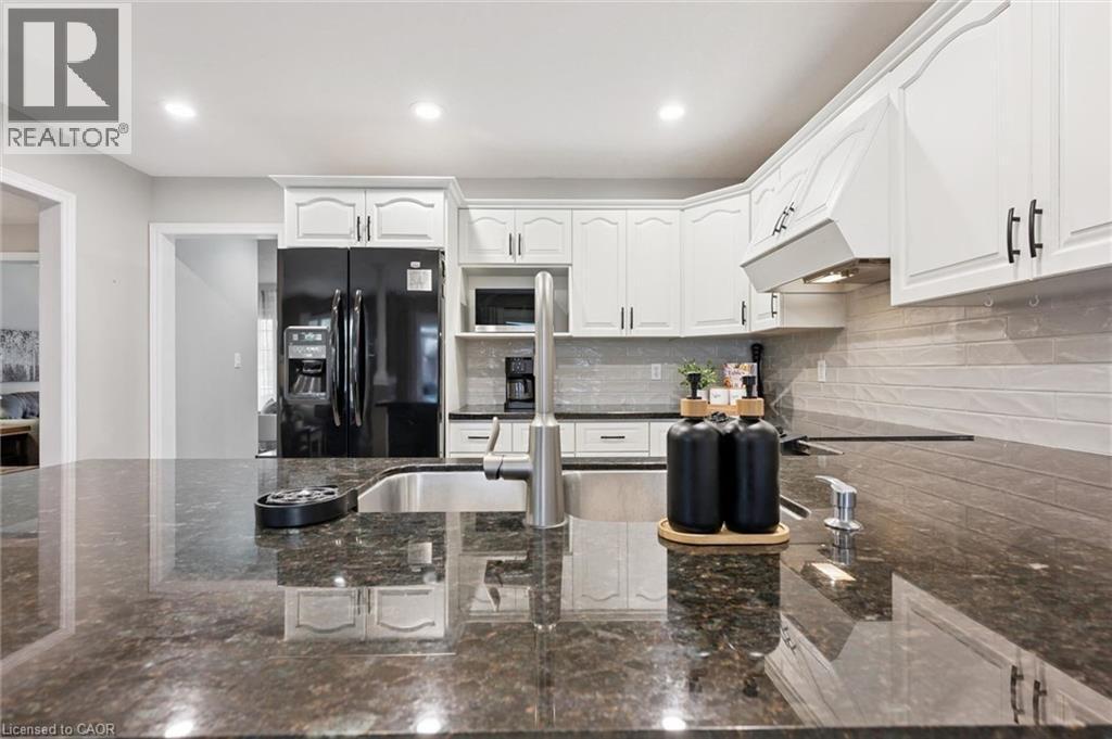 












17 CARROLL Crescent

,
Guelph,




Ontario
N1G5B7


