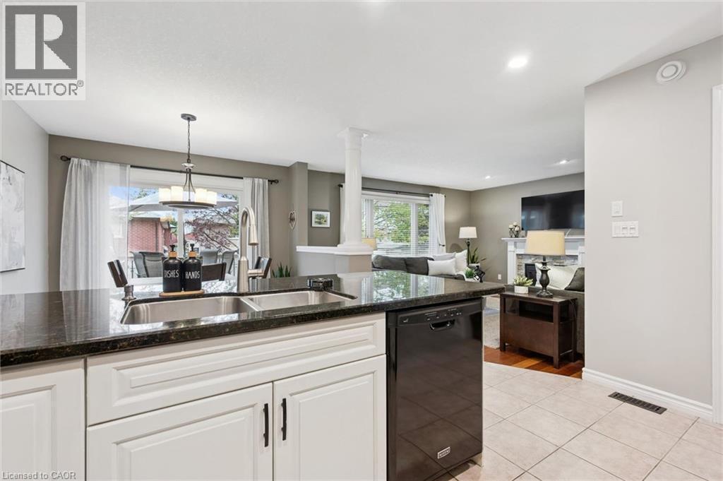 












17 CARROLL Crescent

,
Guelph,




Ontario
N1G5B7

