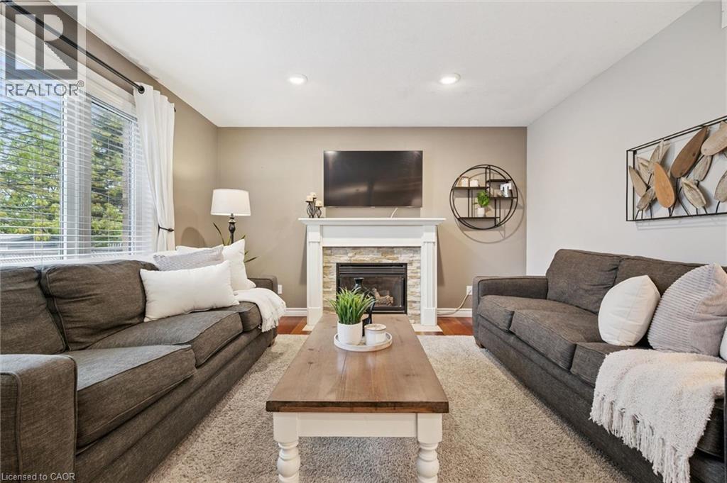 












17 CARROLL Crescent

,
Guelph,




Ontario
N1G5B7

