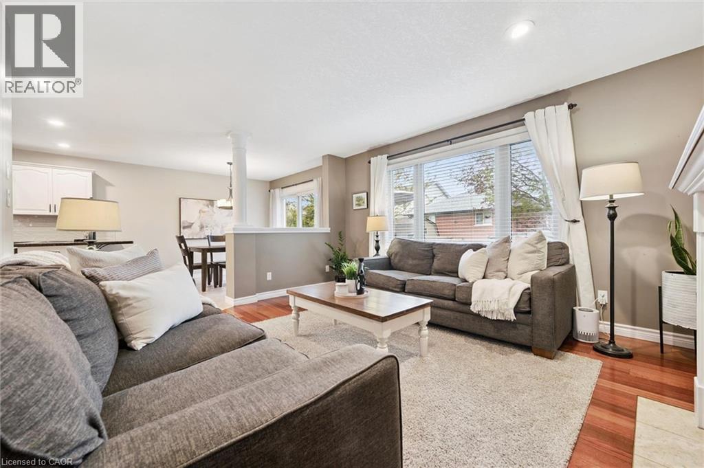 












17 CARROLL Crescent

,
Guelph,




Ontario
N1G5B7

