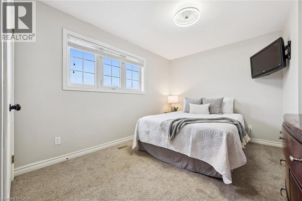 












17 CARROLL Crescent

,
Guelph,




Ontario
N1G5B7

