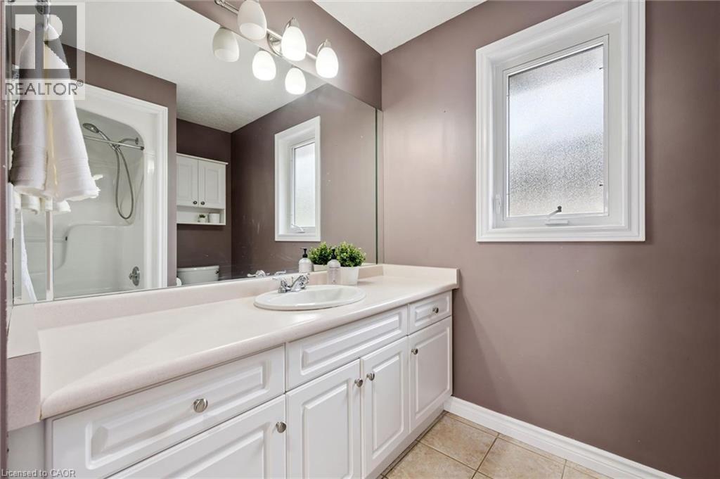 












17 CARROLL Crescent

,
Guelph,




Ontario
N1G5B7

