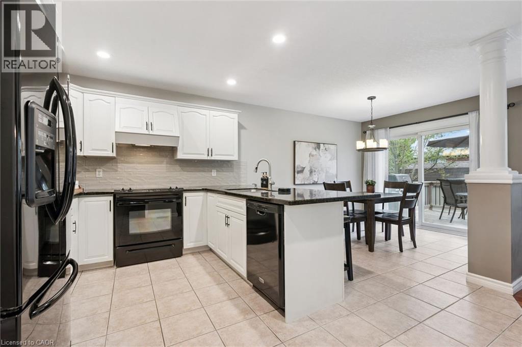 












17 CARROLL Crescent

,
Guelph,




Ontario
N1G5B7

