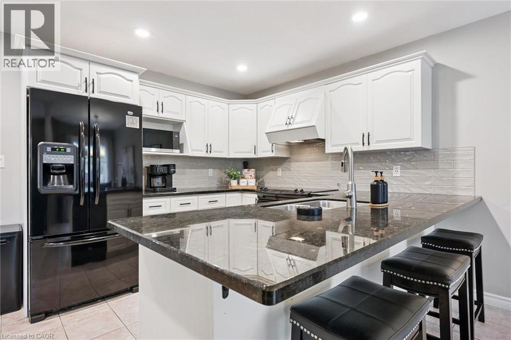 












17 CARROLL Crescent

,
Guelph,




Ontario
N1G5B7

