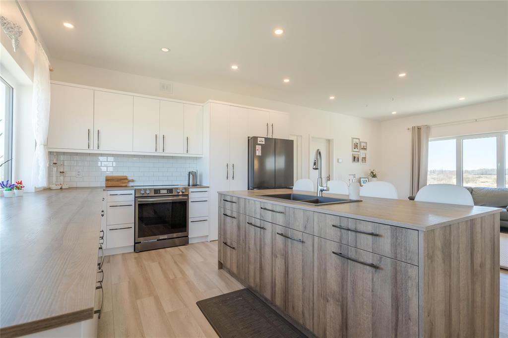












40063 34N Road

,
La Broquerie,




Manitoba
R0A0W2

