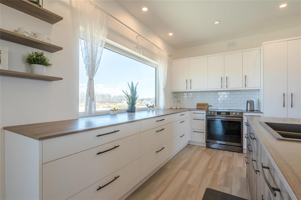 












40063 34N Road

,
La Broquerie,




Manitoba
R0A0W2

