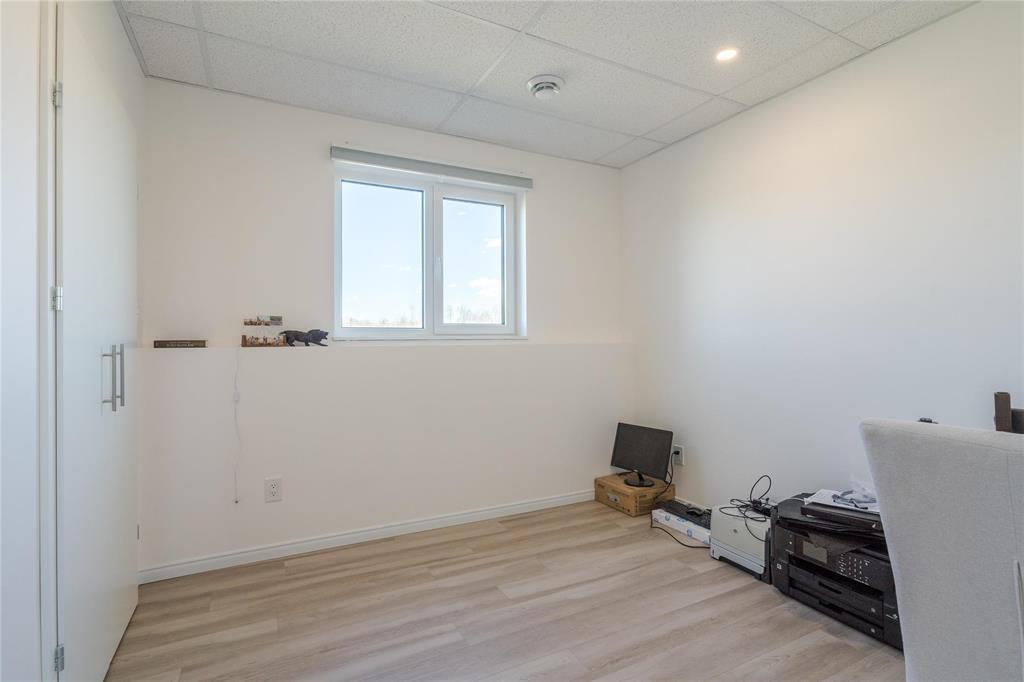 












40063 34N Road

,
La Broquerie,




Manitoba
R0A0W2


