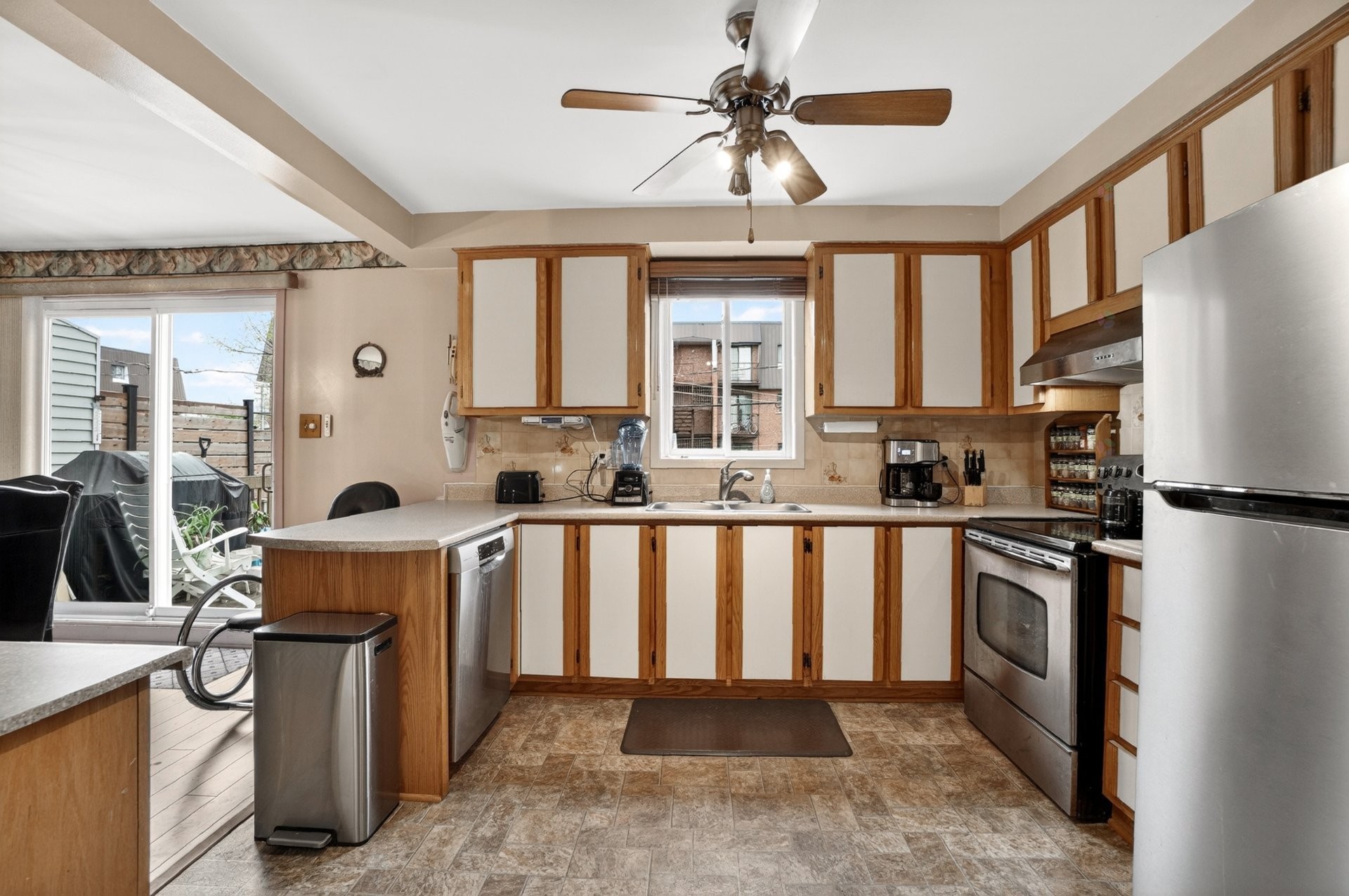 









3510


Rue Bernadette

,
Laval (Fabreville),




QC
H7P5H5

