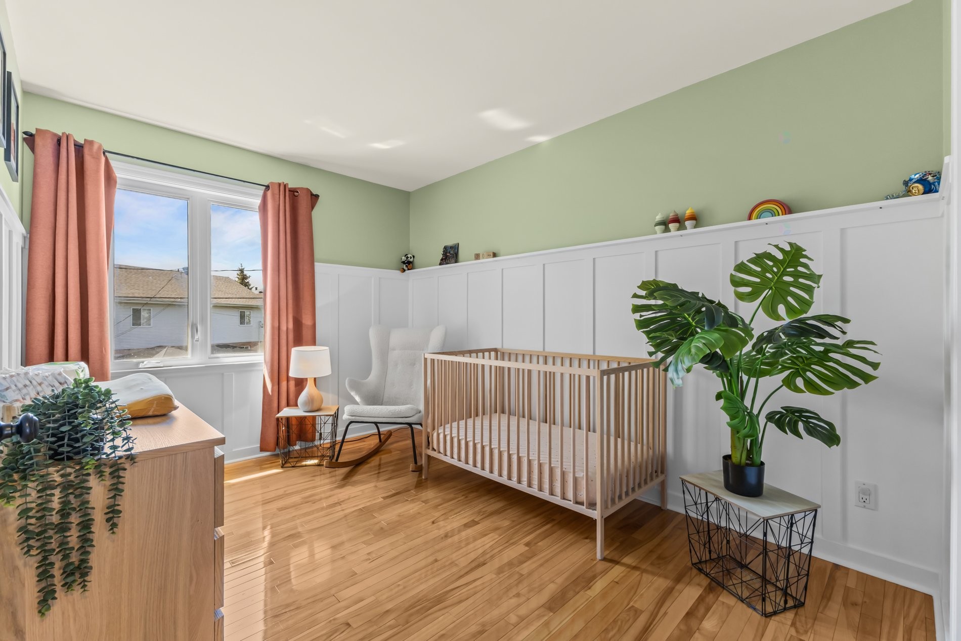 









674


Rue Marie-Derome

,
Saint-Jean-sur-Richelieu,




QC
J3A1T2

