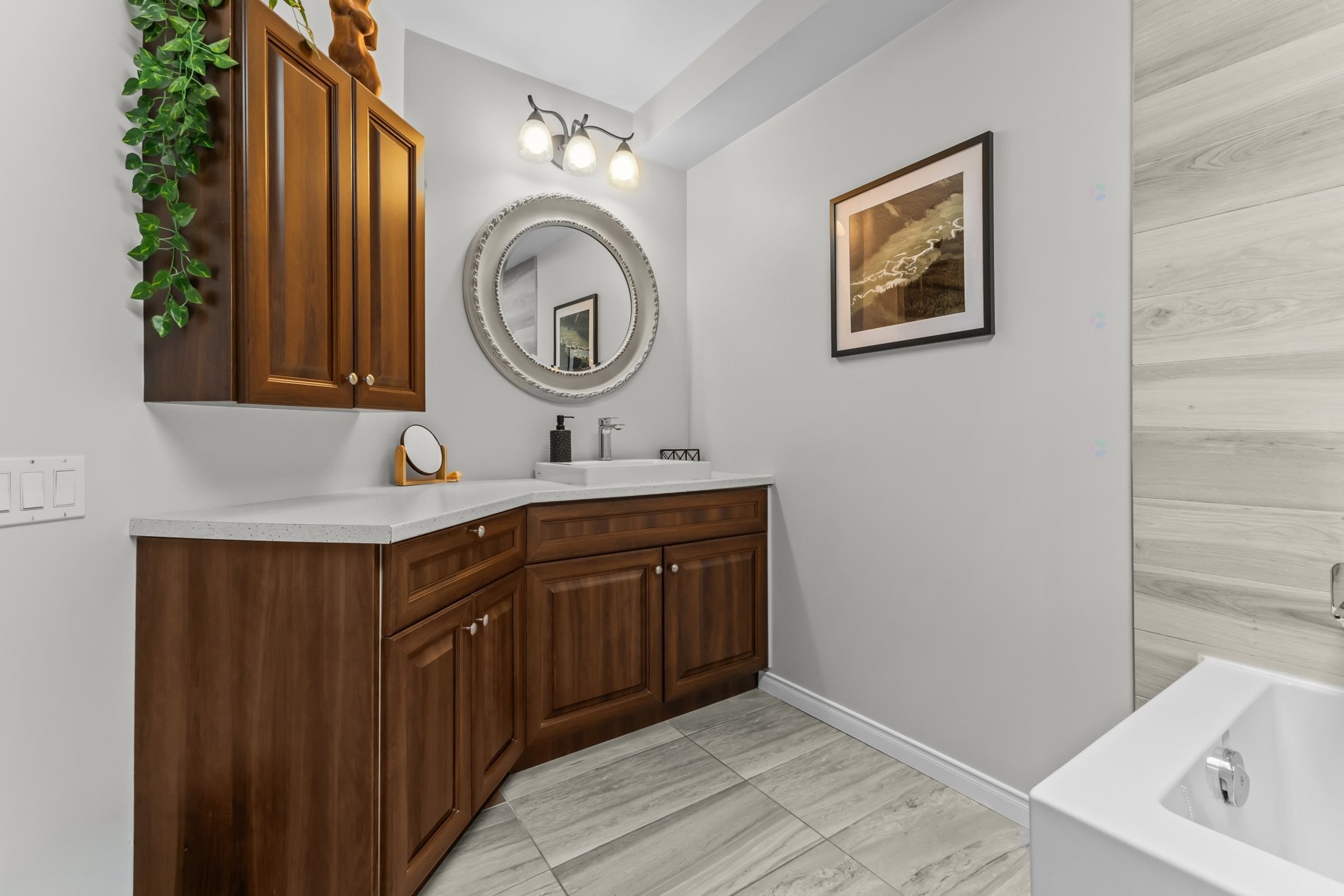 









674


Rue Marie-Derome

,
Saint-Jean-sur-Richelieu,




QC
J3A1T2

