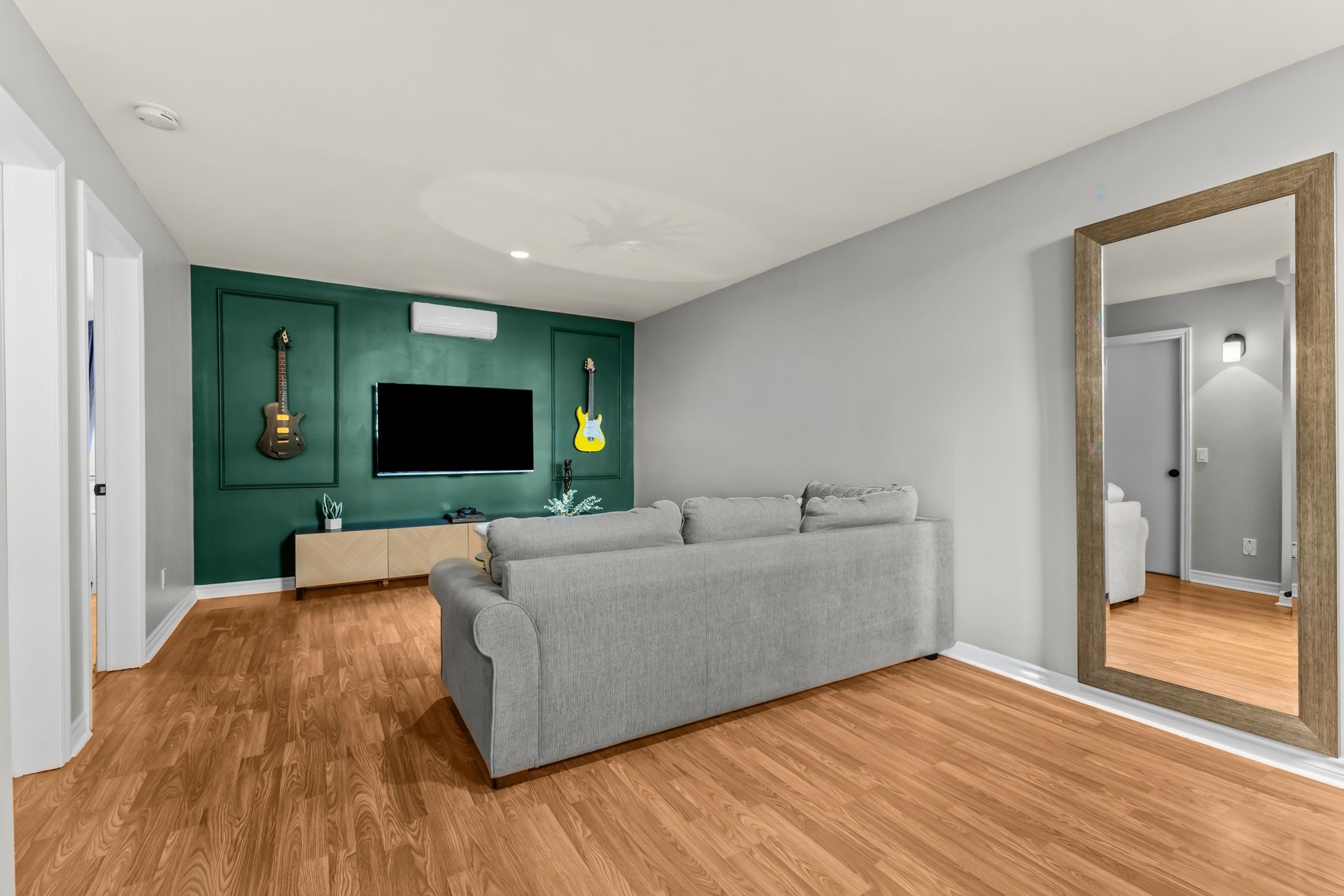 









674


Rue Marie-Derome

,
Saint-Jean-sur-Richelieu,




QC
J3A1T2

